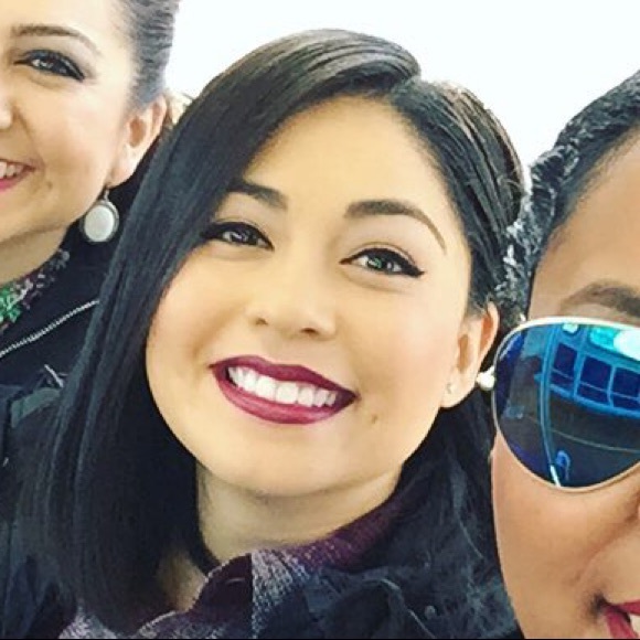 Meet your Posher, Priscila - Picture 1 of 1